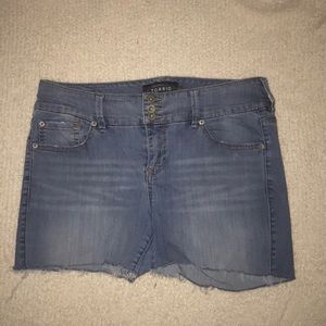 Torrid Denim Cutoff Shorts Sz 14 Frayed Hem